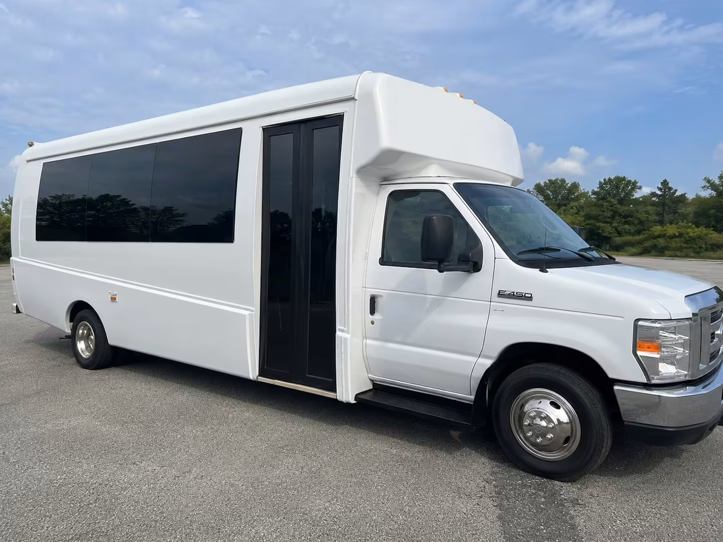 philadelphia party bus transportation for fishtown concerts